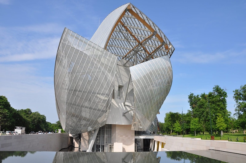 Fondation Louis Vuitton à Boulogne-Billancourt en pierre de Rocherons, par Frank Gehry, architecte