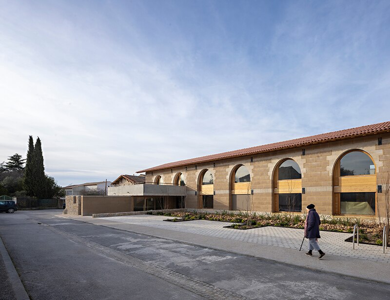 Une maison pluridisciplinaire de santé à Charleval (Bouches-du-Rhône) - Façade sud