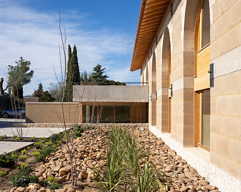 Une maison pluridisciplinaire de santé à Charleval (Bouches-du-Rhône) - Le jardin
