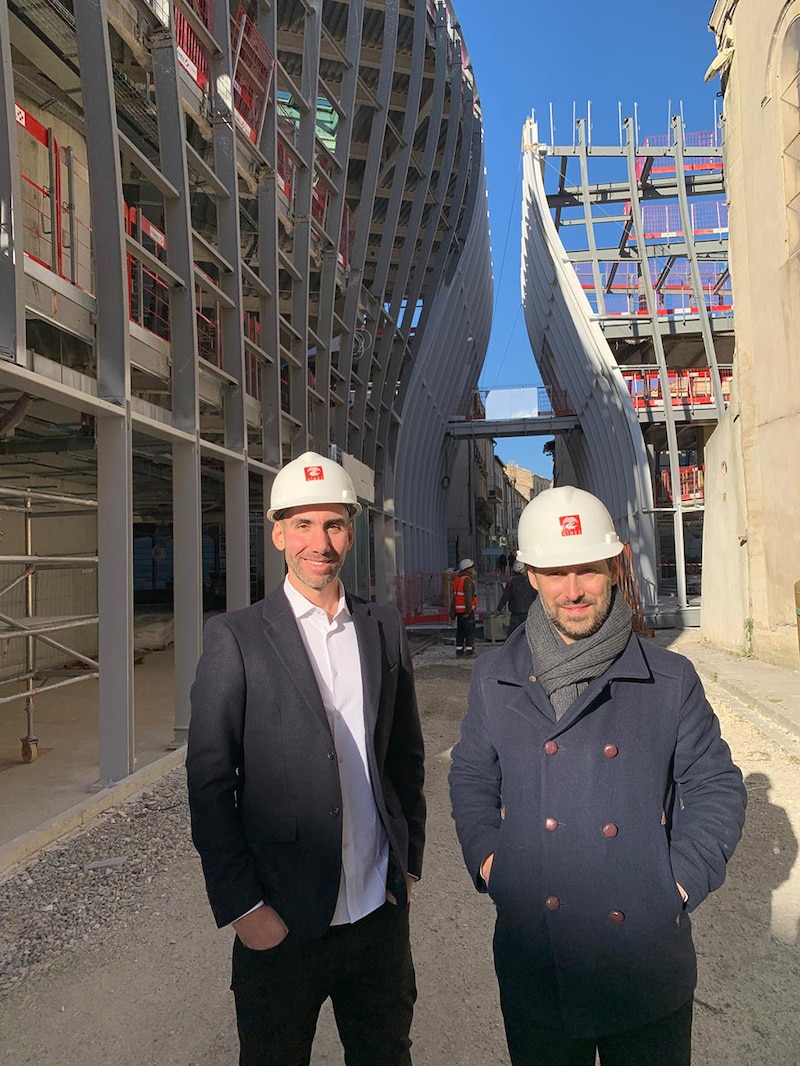 Chantier du palais des congrès de Nîmes (Gard) - Hervé Thomas (3XN), à gauche, et Lionel Devaux (Chabanne Architecte)