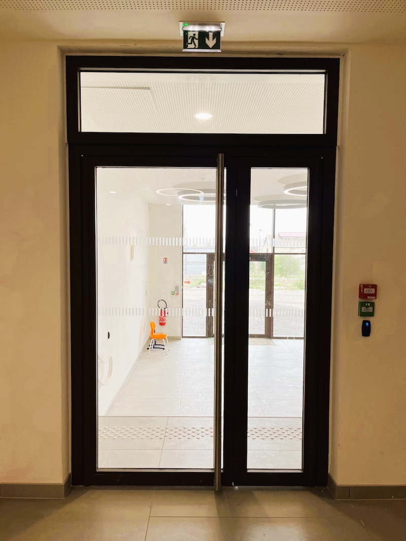 Le projet de la crèche et de l’école élémentaire du groupe scolaire Simone Veil à Rennes illustre concrètement les atouts de la porte Aura en contexte réel.