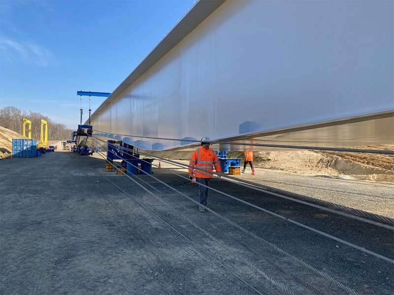 Lançage d'un nouveau pont sur la Loire, à Mardié, en amont d’Orléans (Loiret)