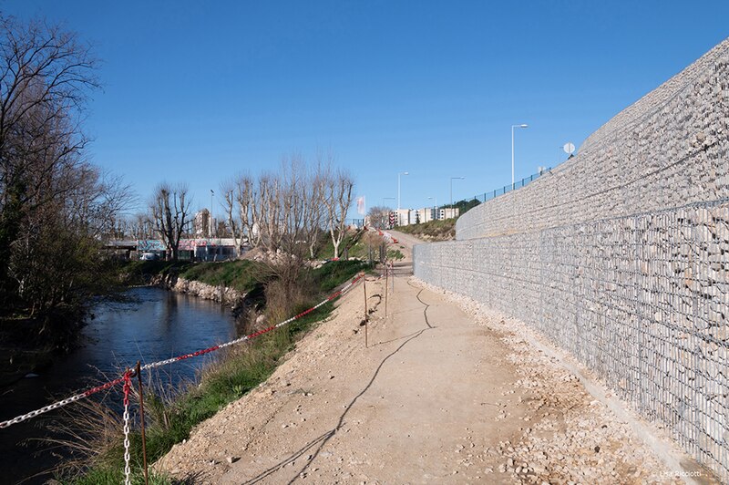 Pont doublé sur l'Huveaune à Marseille