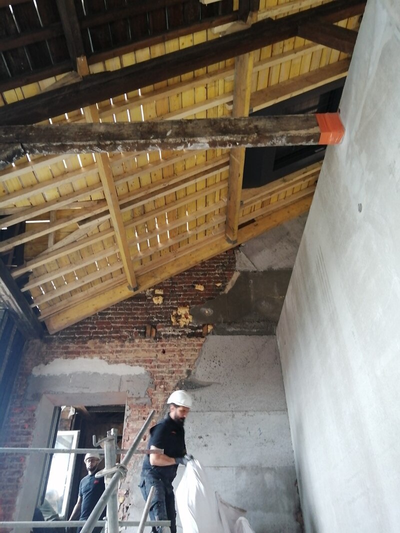Chantier de réhabilitation d'une résidence étudiante de style néogothique à Lille (Nord)