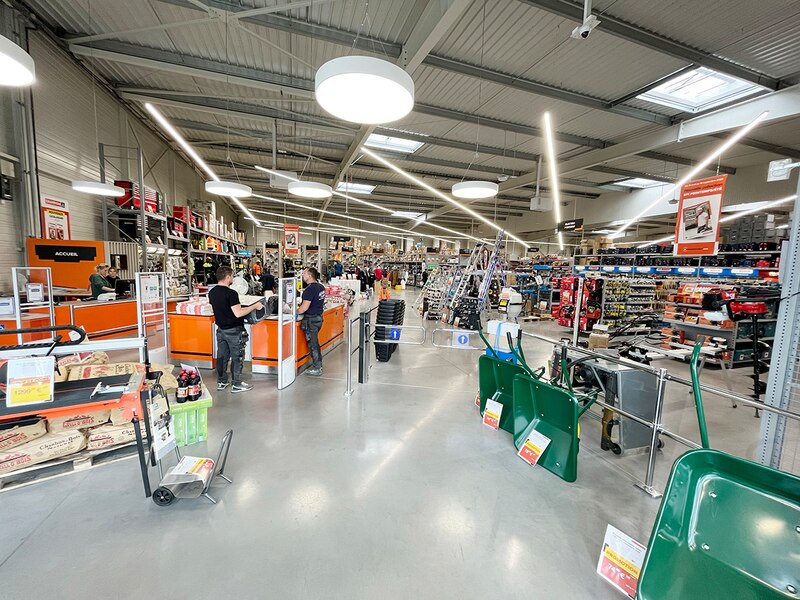 Eclairage Led chez Groupe Champion, aux Mureaux