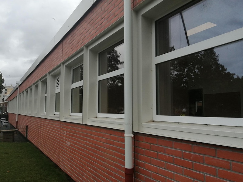 Réhabilitation EnergieSprong sur une école lilloise - Façade posée à l'été 2023