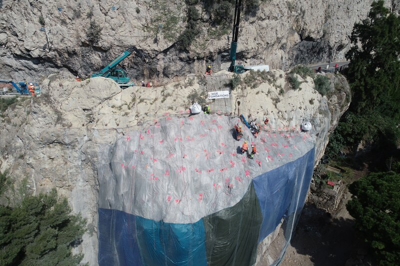 Chantier de minage d’une masse rocheuse à Roquebrune-Cap-Martin (Alpes-Maritimes)