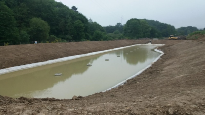 Bassin de traitement des eaux de ruissellement du périphérique de Nantes