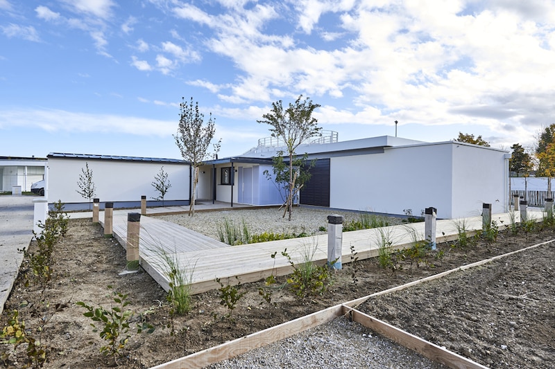 Les cinq maisons du projet « Bezannes Esperanto » (Marne) : Asie