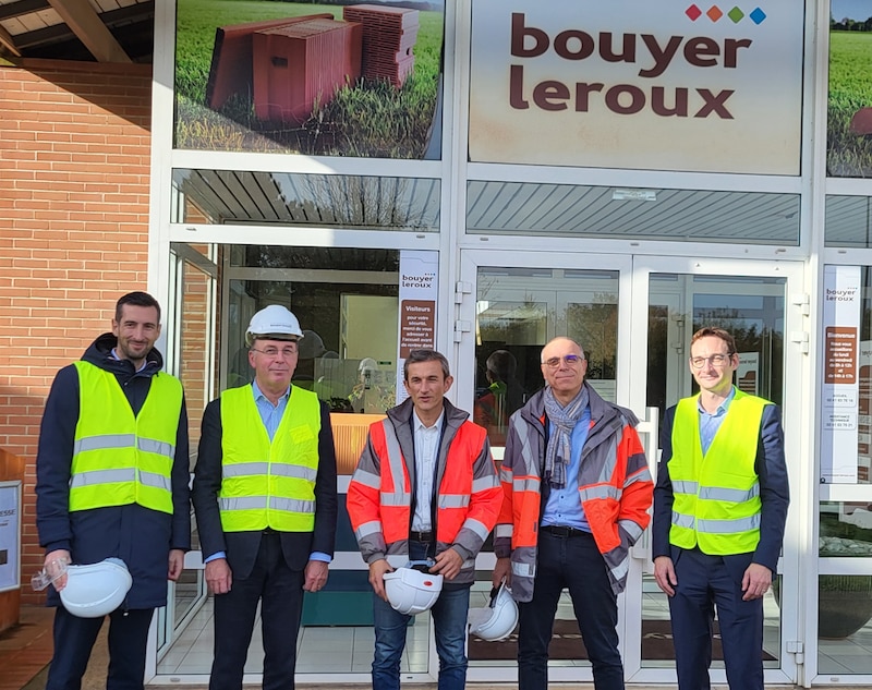 De gauche à droite :Julien Perez, (directeur marketing), Roland Besnard (PDG), Sébastien Elissalde (directeur énergie environnement), Jérôme Gautron (directeur du Développement) et Pierre-Alexandre Cheminel (Directeur général Adjoint)