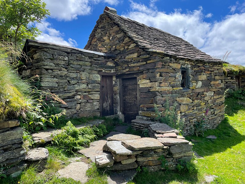 Une des cabanes du village pastoral de Goutets en Arie?ge