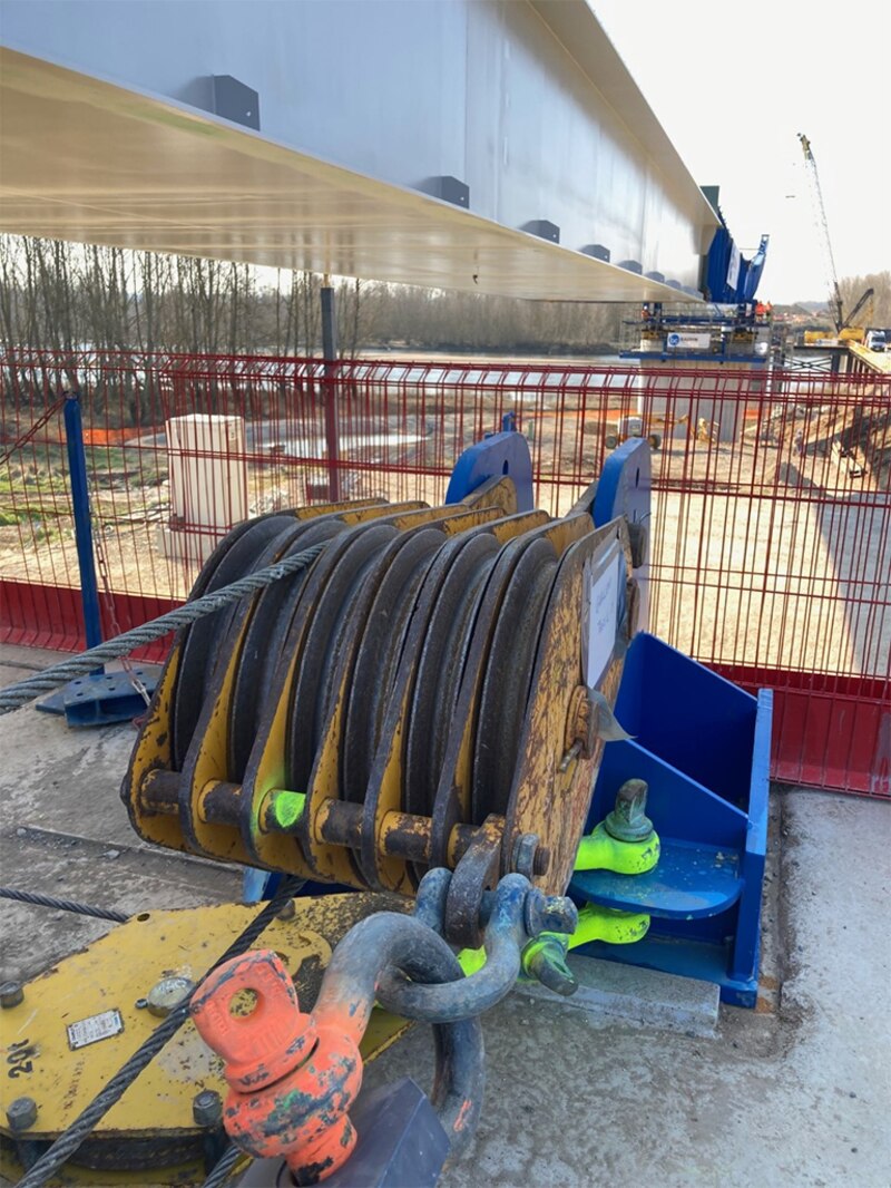 Lançage d'un nouveau pont sur la Loire, à Mardié, en amont d’Orléans (Loiret)
