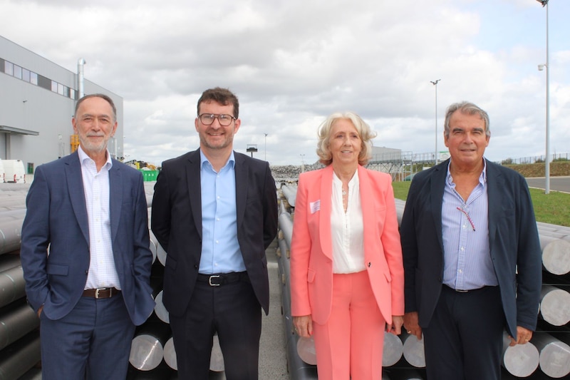 De gauche à droite : Christian Chevreul, directeur général Industries du groupe Liébot ; Jean-Pierre Liébot, président du groupe Liébot et de Coralium ; Régine et Thierry Corre, dirigeants de l'entreprise éponyme, ce dernier étant également directeur général de Coralium.
