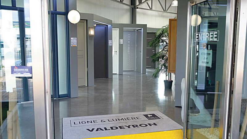 Entrée Ligne & Lumière