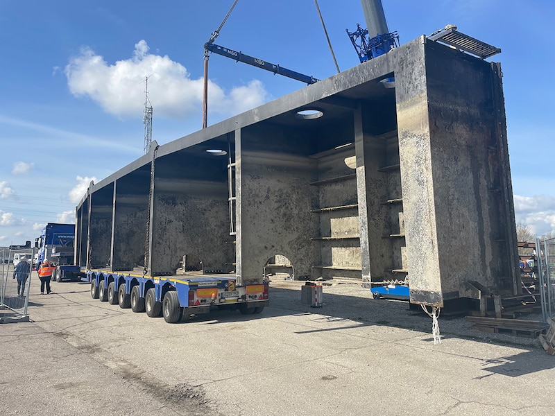 Chantier des écluses de Gambsheim (Bas-Rhin) : une deuxième porte levée