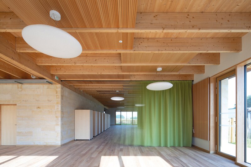 La maison de pays de Licques (Pas-de-Calais) construite en pierre de taille locale