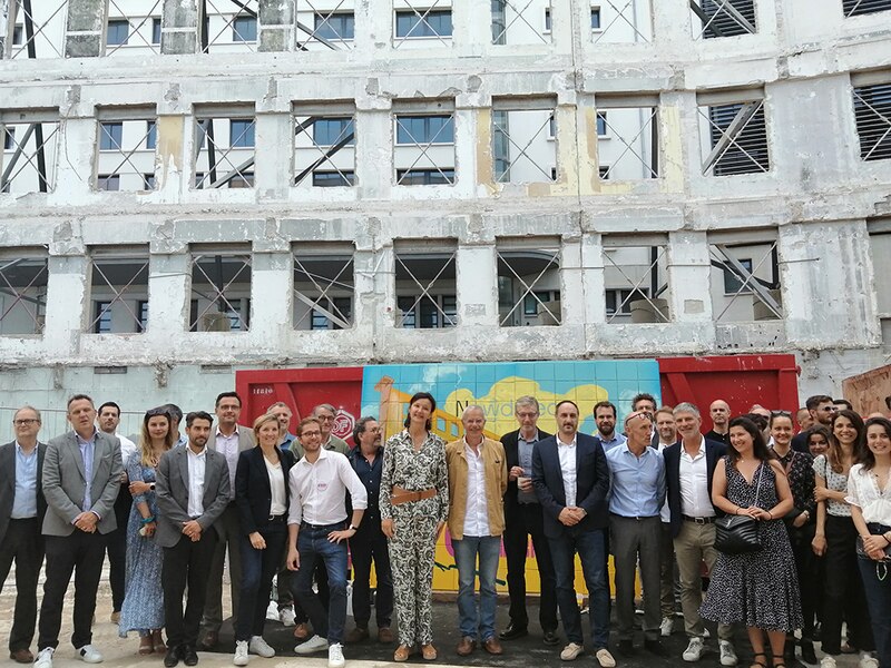 Pose de la première pierre du chantier de Newdelec à Marseille, par 6ème Sens Immobilier, CCD Architectes et AIA