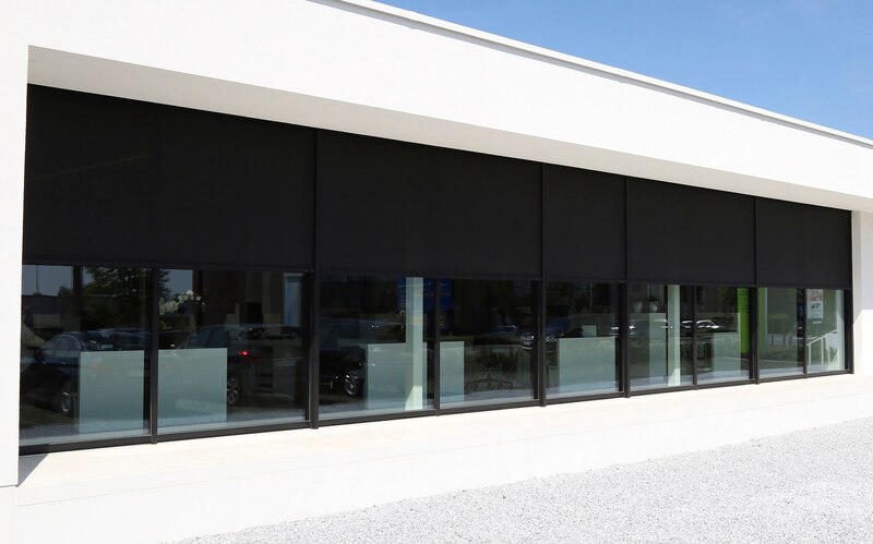 Renson Ventilation : Store extérieur de protection solaire Fixscreen Minimal Curtain Wall 50