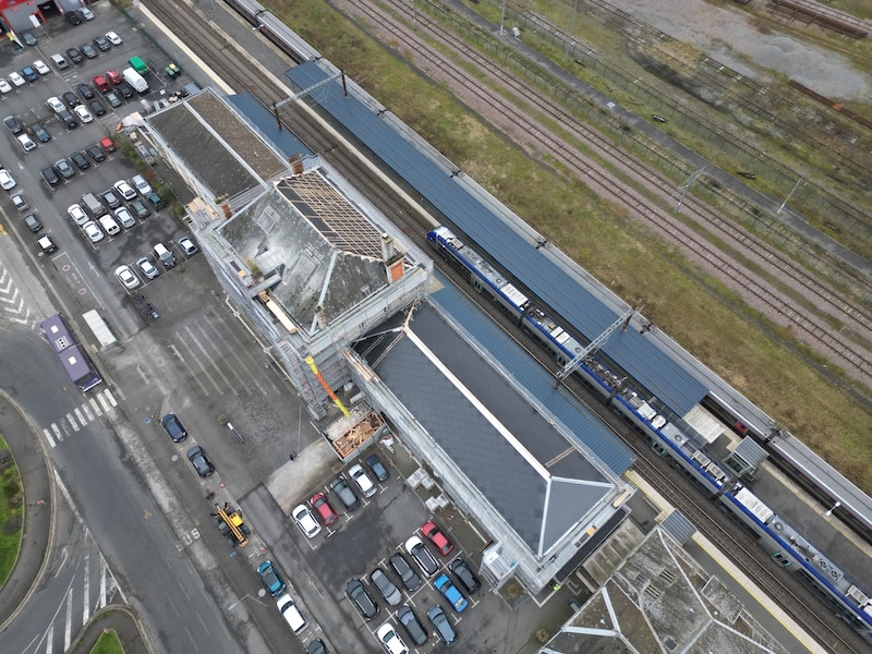 gare Sedan tuiles solaires