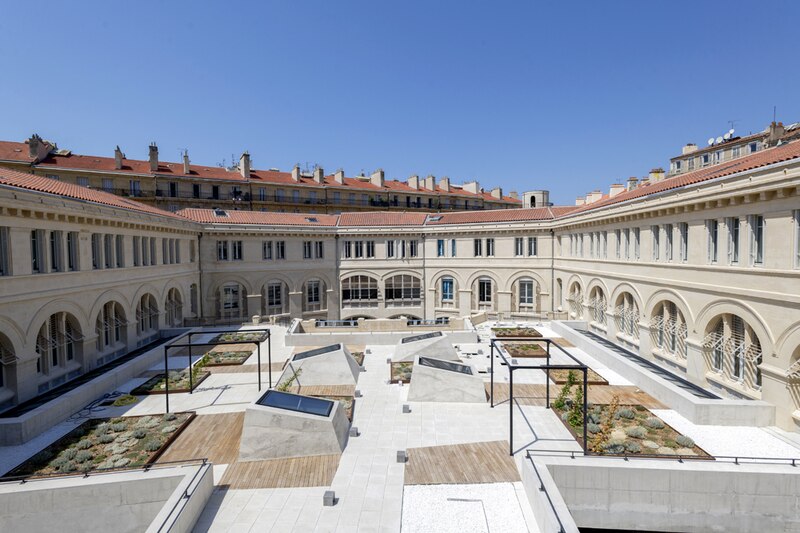 Restructuration de La Poste Colbert à Marseille (Bouches-du-Rhône)
