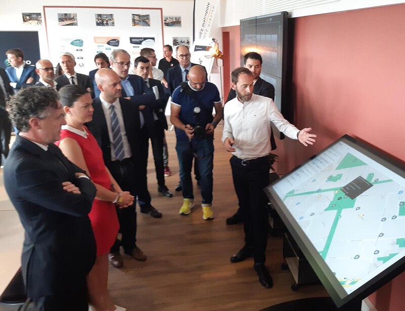 Démonstration de la plate-forme d’hypervision Livin devant Christophe Béchu, ministre délégué en charge des Collectivités territoriales, maire d’Angers et président d’Angers Loire Métropole, à La Fabrique numérique, le 27 juin 2022 à Angers