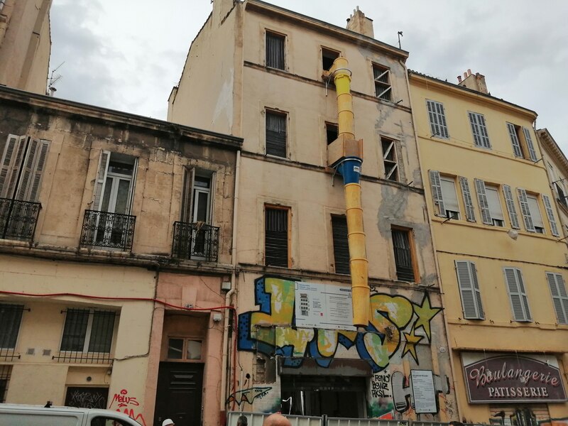 L’immeuble de la rue Clovis Hugues en cours de travaux.